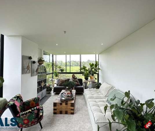 Apartamento para Venta en Alto de las Palmas. Municipio Envigado - $1.200.000.000 - 240215