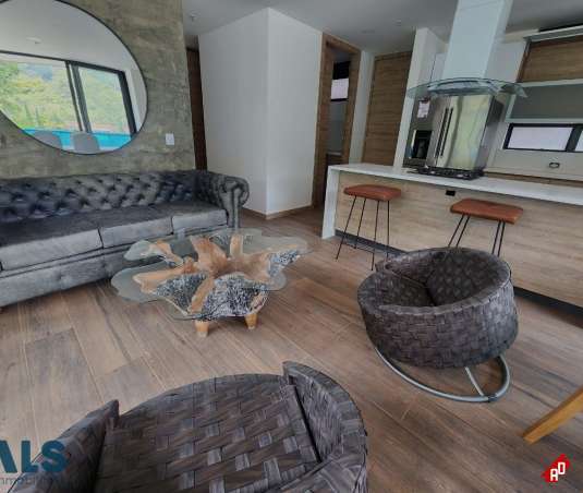 Apartamento para Venta en Alto del escobero (Envigado). Municipio Envigado - $1.380.000.000 - 245510