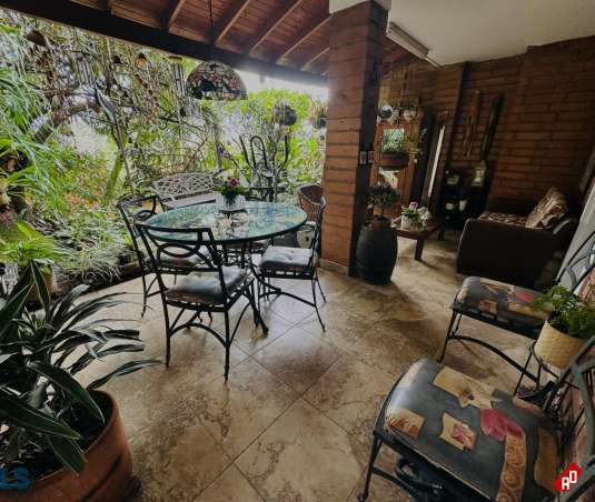 Casa para Venta en El Campestre. Municipio Medellin - $998.000.000 - 255020