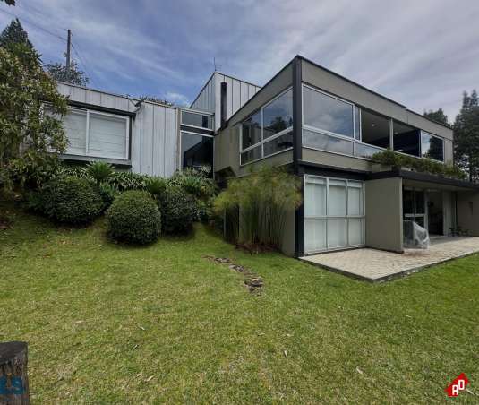 Casa para Venta en Alto del escobero (El Retiro). Municipio El Retiro - $3.560.000.000 - 255251