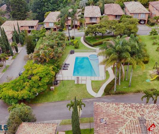 Casa para Venta en El Tesoro. Municipio Medellin - $2.200.000.000 - 255322